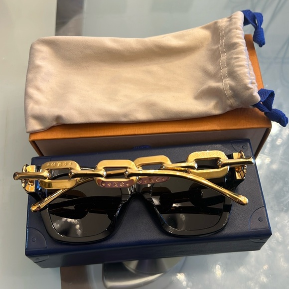 Authentic Louis Vuitton Cat-Eye edgeSunglasses from 2022 Collection by Nicolas! - Picture 3 of 16